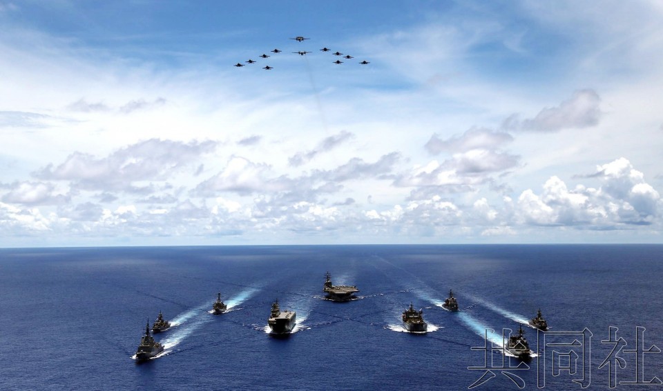 日美澳在南海实施联合训练