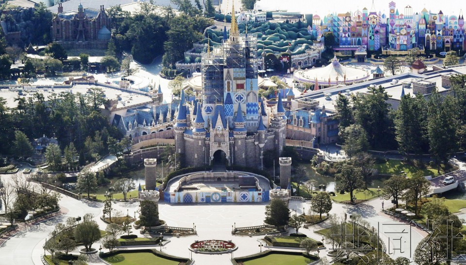 “梦幻王国”迪士尼遭受新冠疫情打击