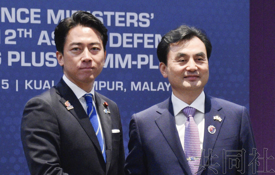 日韩防长会谈确认对朝紧密合作