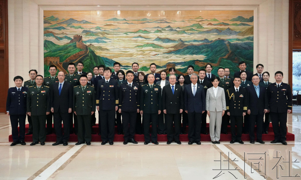 日本自卫队干部与中国军方交流