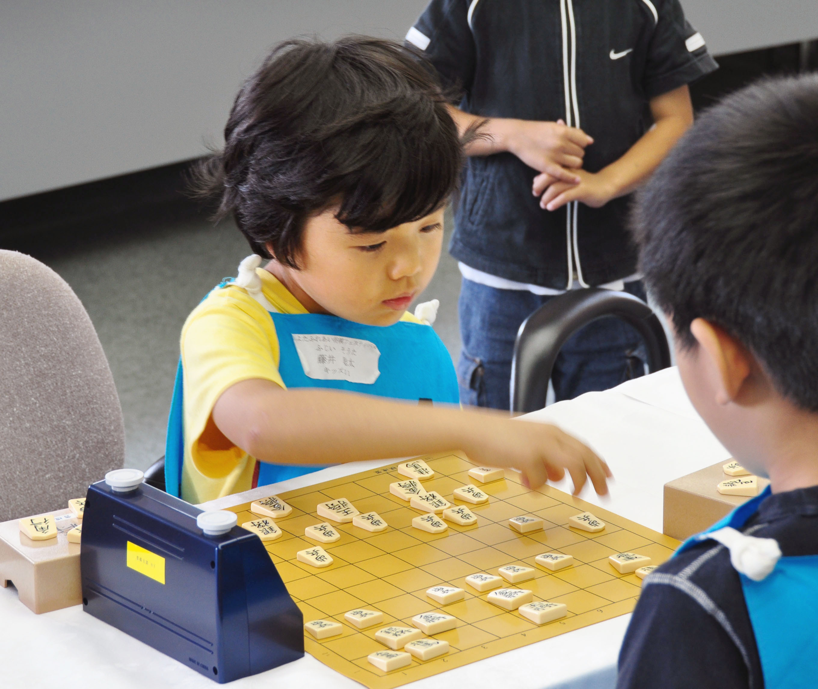 14-yr-old shogi star Fujii known for fiery competitive spirit