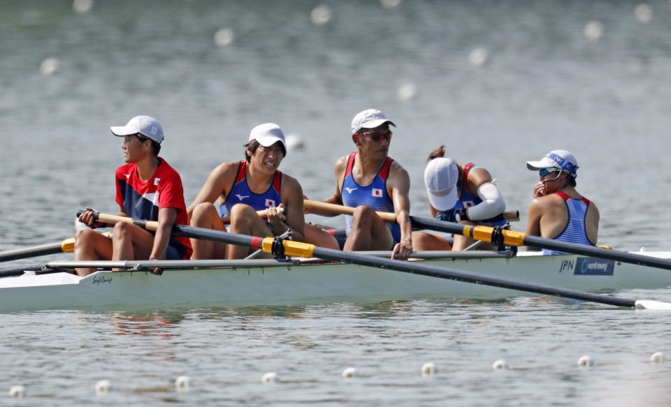 inside crew rowing boat