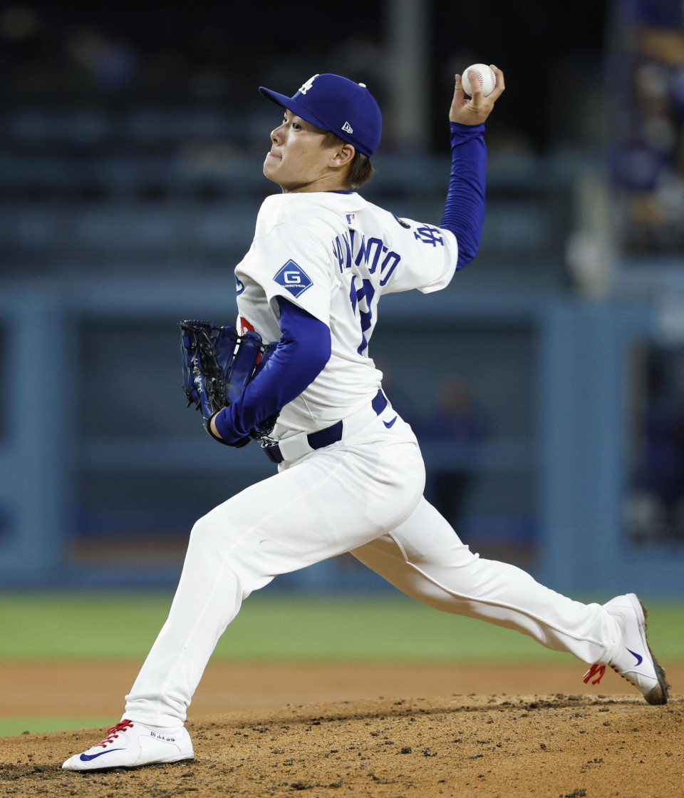 Baseball: Ohtani hits home run, Yamamoto gets win as Dodgers down A's