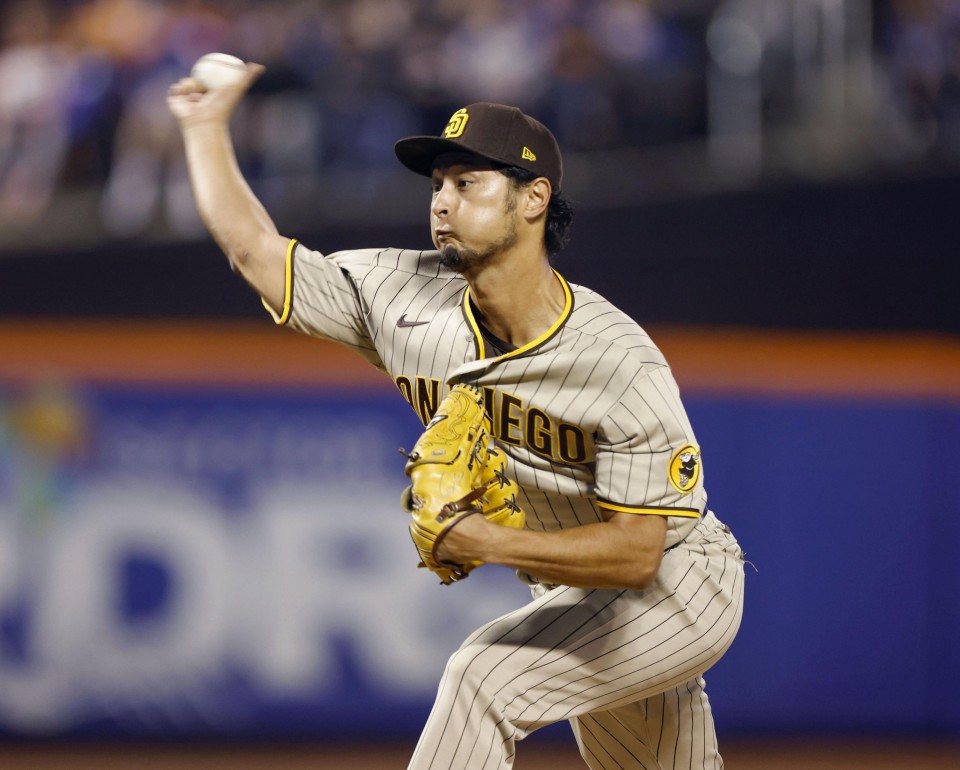 Shohei Darvish Pitching with SD staff and his Padre : r/Padres