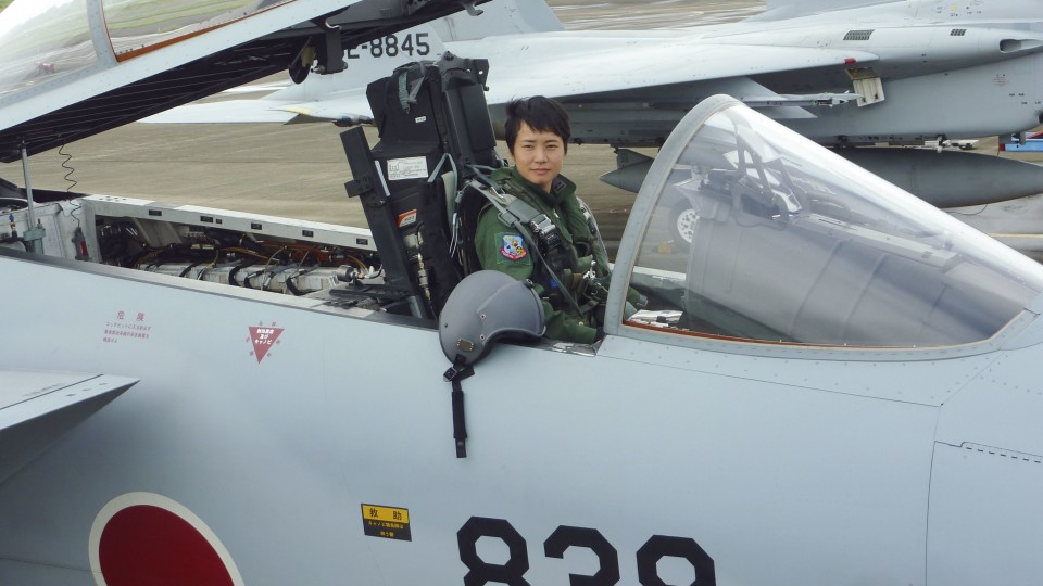 Woman qualifies to fighter jet pilot for 1st time in Japan