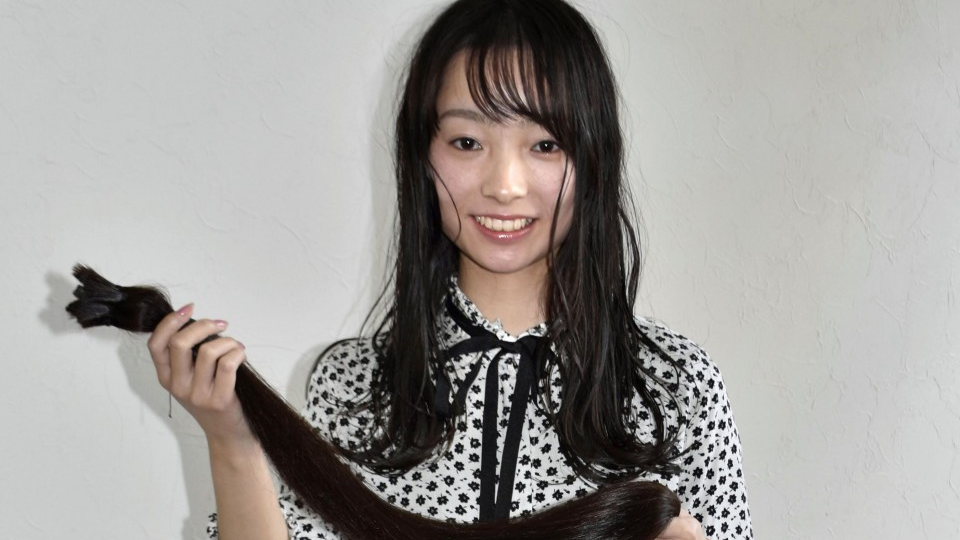 Japanese woman cuts hair once recognized as world's longest for teenager