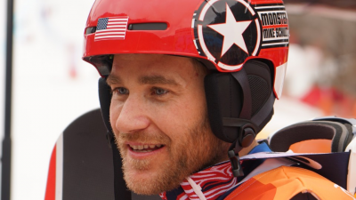 Paralympics: Snowboarder wins gold with self-made prosthesis
