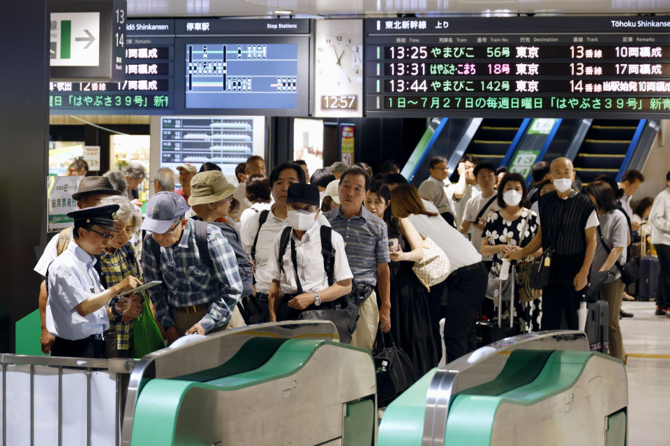 Trens-bala no nordeste do Japão parados devido à inspeção 2 foto eu