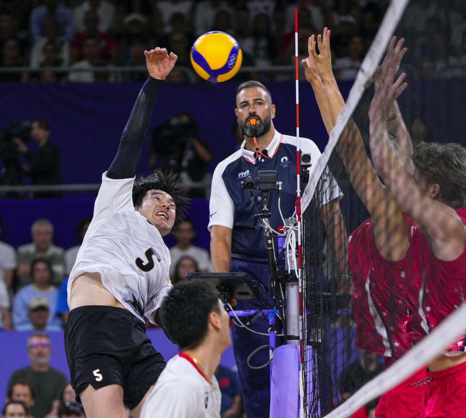 Olympics: Japan reaches men’s volleyball last 8 despite loss to U.S.