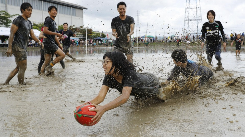 Tambo rugby shows that playing dirty can be good clean fun
