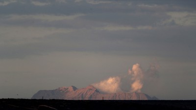 5 die, over 20 feared dead as New Zealand volcano erupts