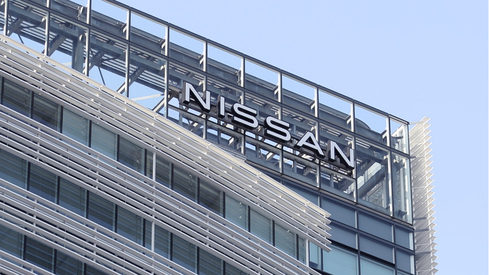 びる SL Green takes control of Park Ave. office tower from