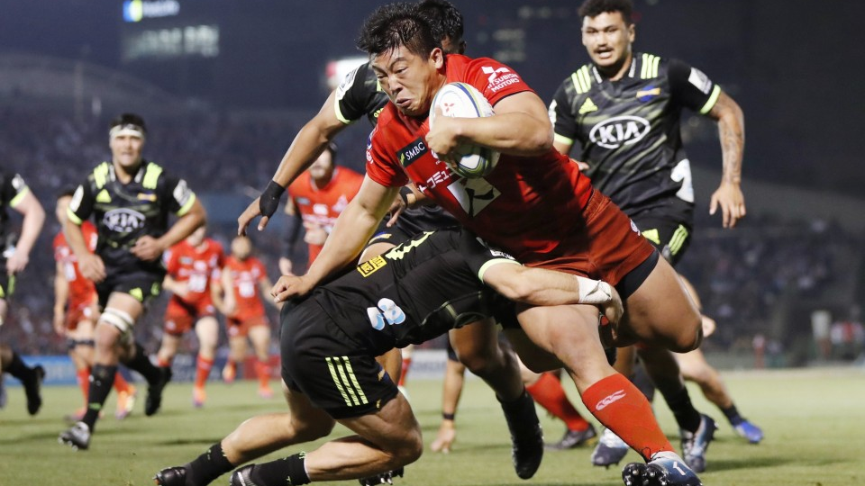 Rugby: Sunwolves waste big lead in loss to Hurricanes