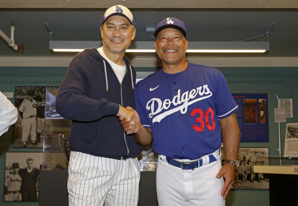 Baseball: "Last Samurai" star Ken Watanabe offers encouragement  to Ohtani