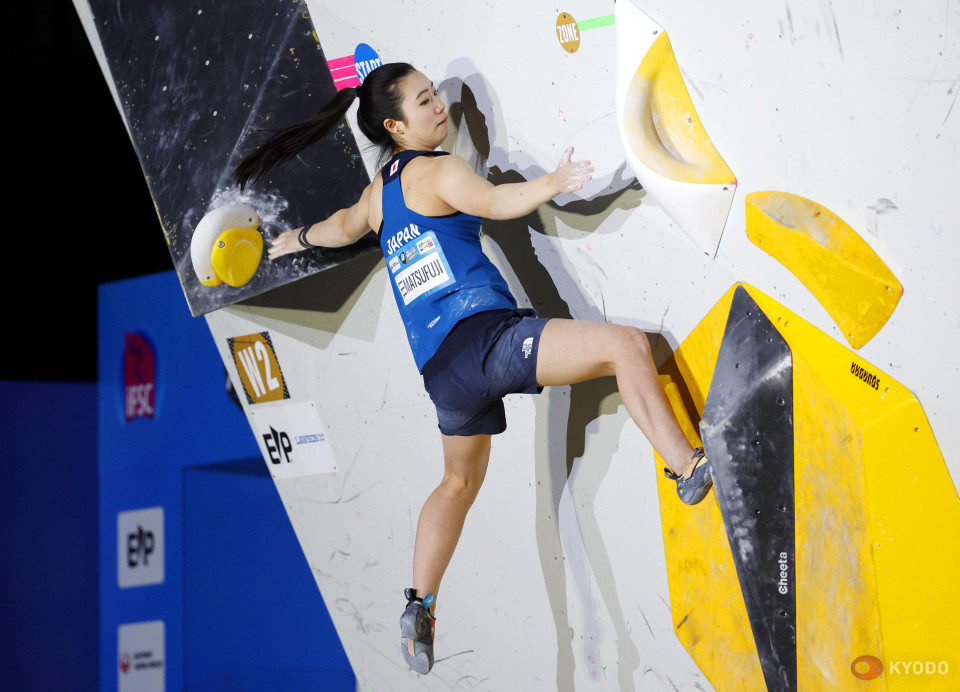 Sport climbing Matsufuji wins bouldering bronze, 1st World Cup medal