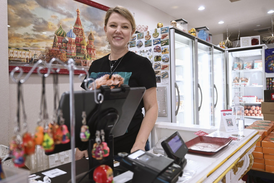 FEATURE Russian food shop in Ginza to close as war drags on