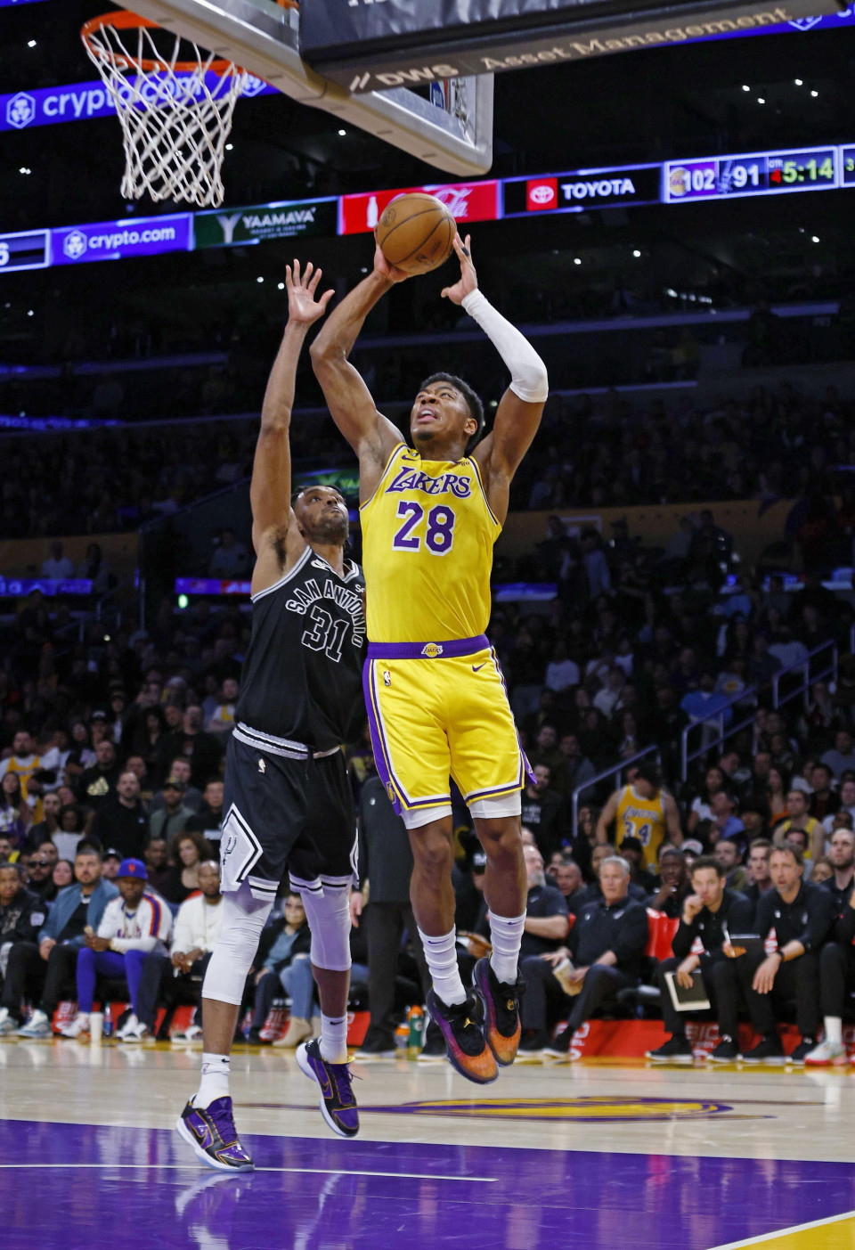 Basketball: Rui Hachimura makes solid debut in win for Lakers