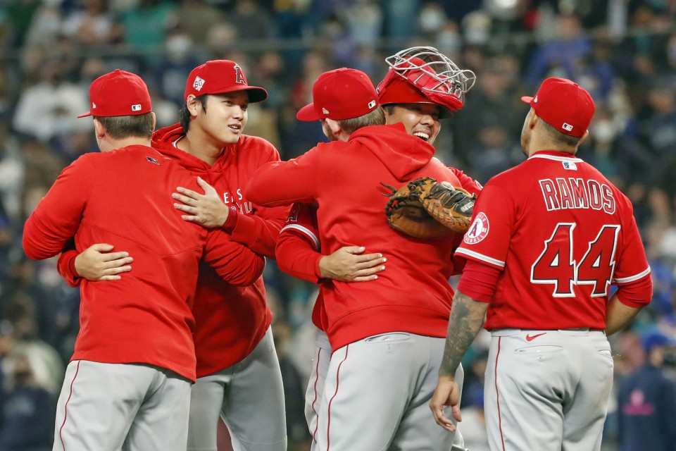 Matsui hits one of three 2-run homers for Angels