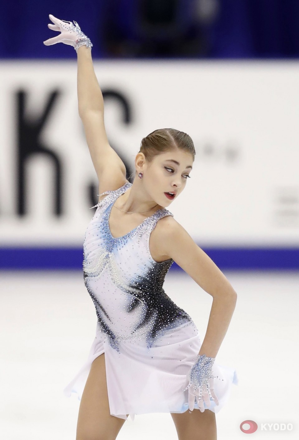 Figure skating Yuzuru Hanyu leads men at NHK Trophy