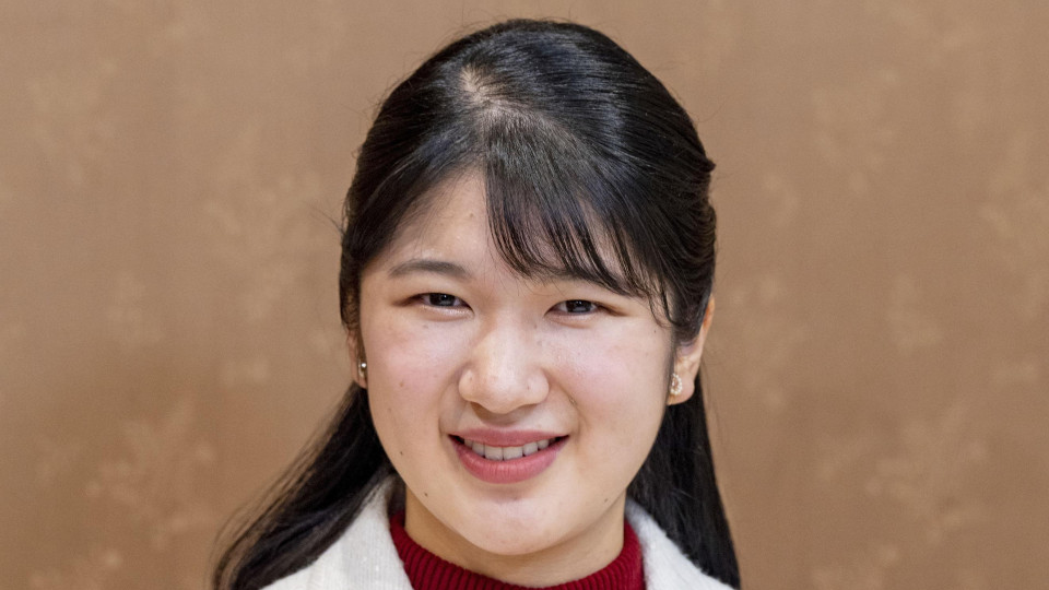 Princess Aiko turns 22, balances studies with official duties
