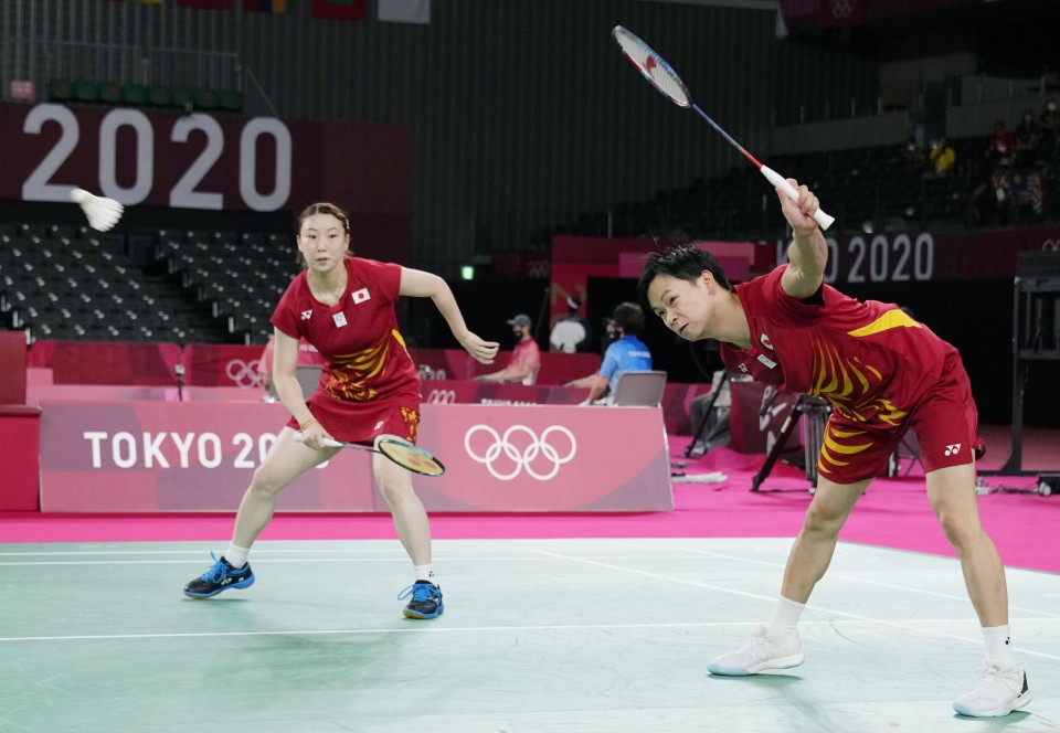 Olympics WatanabeHigashino reach mixed doubles badminton semi