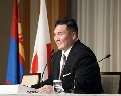 Ex-yokozuna Takanohana submits resignation to Japan Sumo