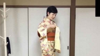 How to wear a kimono in 3 mins: Kyoto teacher's YouTube channel a hit