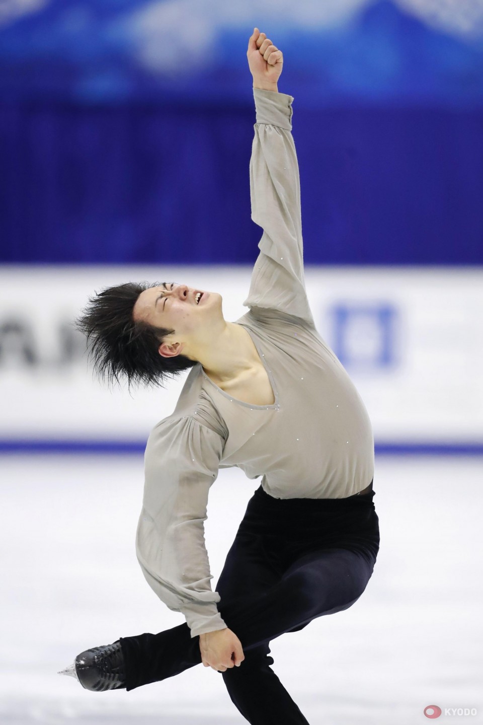 Figure skating Japan's Yuzuru Hanyu wins NHK Trophy