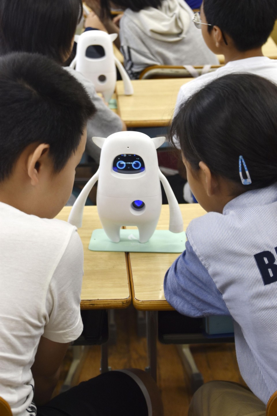 Schools in Japan turn to AI robots for with English classes