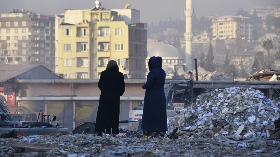 Turkey, Syria death toll tops 35,000 as search for survivors goes on