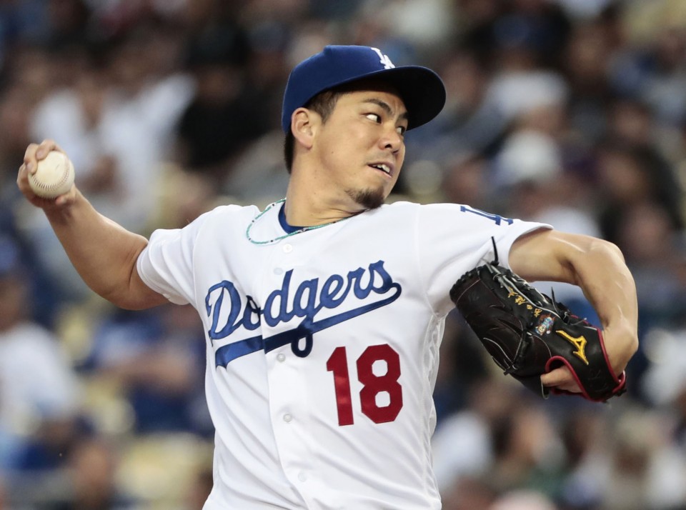 Baseball Suzuki shines in defense, gets 1st hits since Mariners return