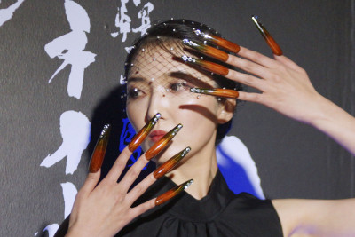 FEATURE: Nail art scratching surface of new future for folk lacquer technique