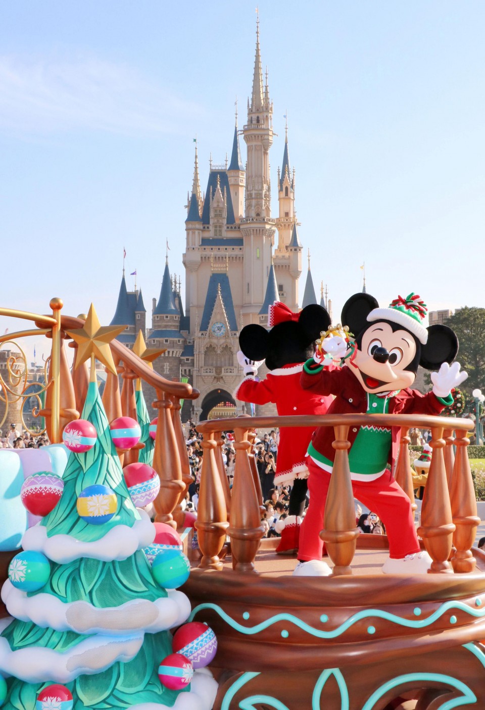 tokyo disneyland, disneysea visitors show 1st rise in 3 years