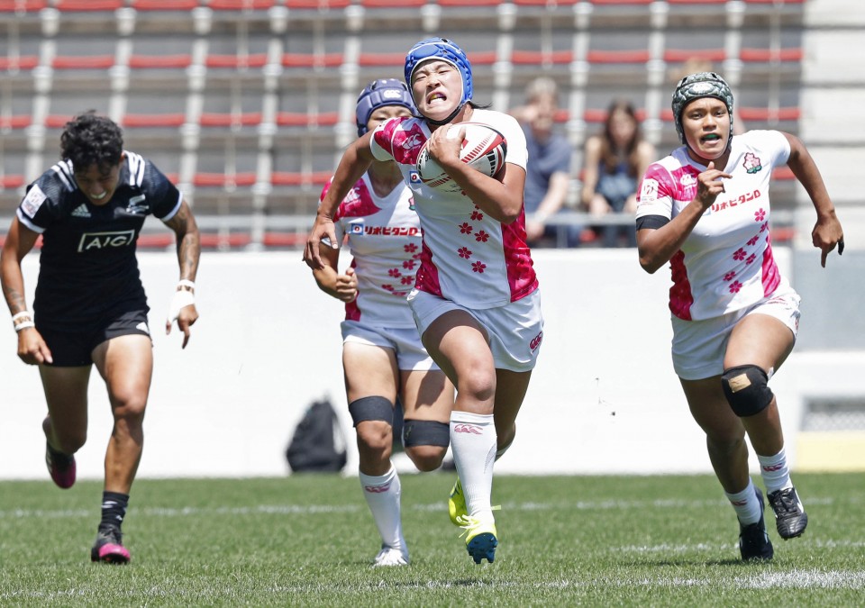 Black Ferns beat France 24-12 in Sevens final