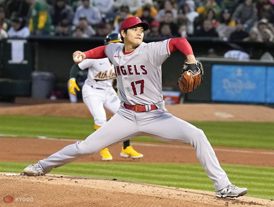 Shohei Ohtani has RBI single, two walks in batting debut with Angels