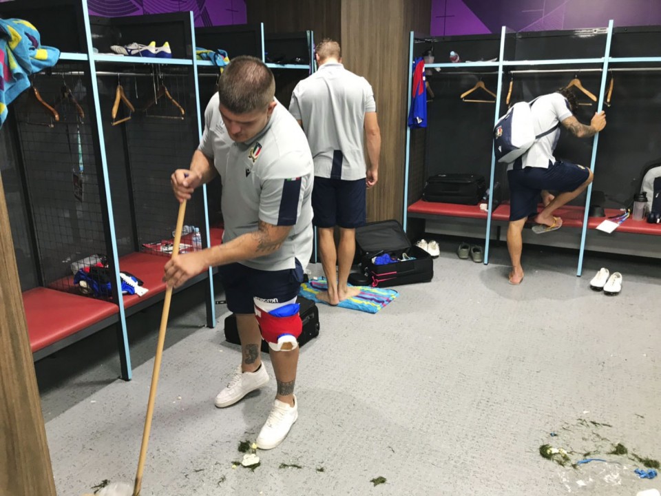 Rugby: Teams pitch in with post-match cleanup