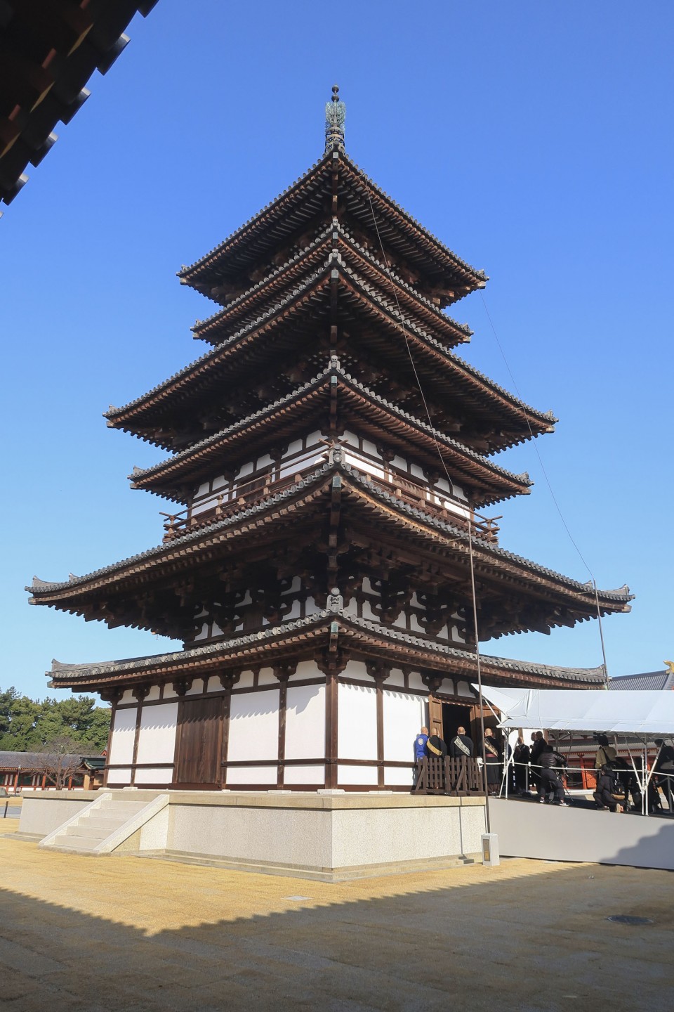 Centuries-old pagoda in Japan opens after 1st renovation in over