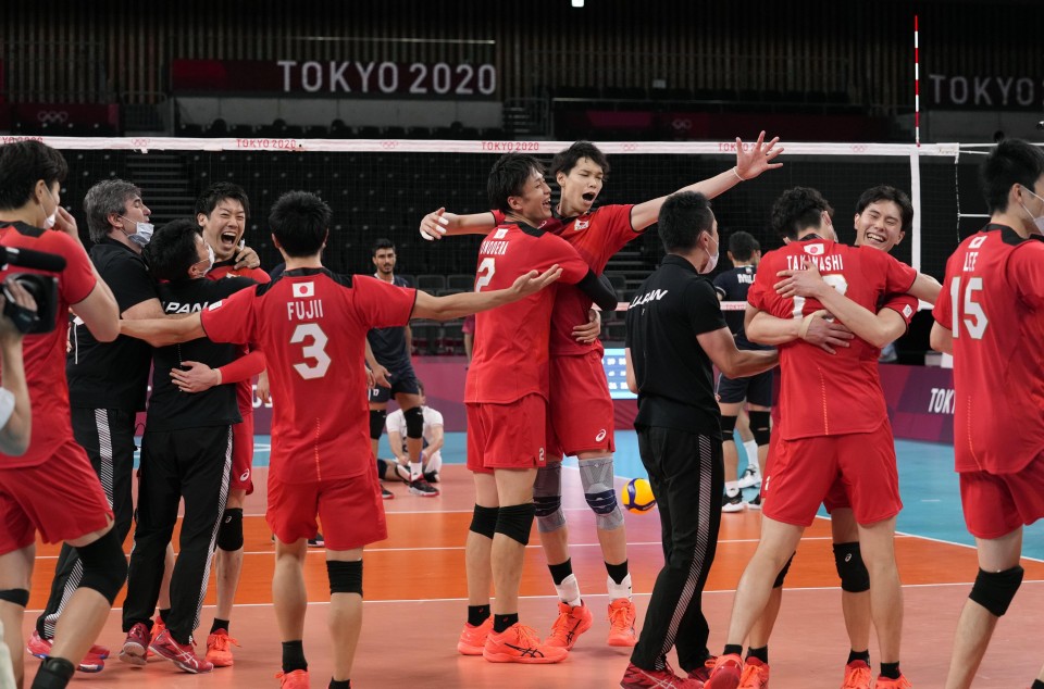 Olympics Japan Battle Past Iran Into Men S Volleyball Quarters