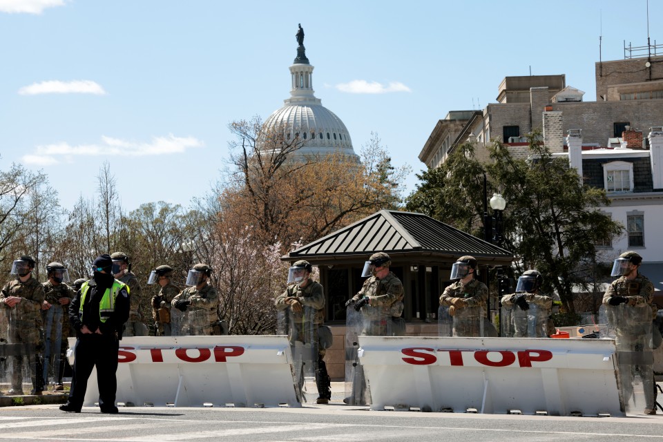 Car rams U.S. Capitol barricade, police officer killed
