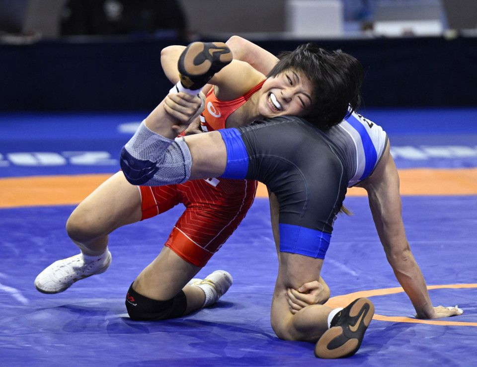 Grapplers extend dominant streak