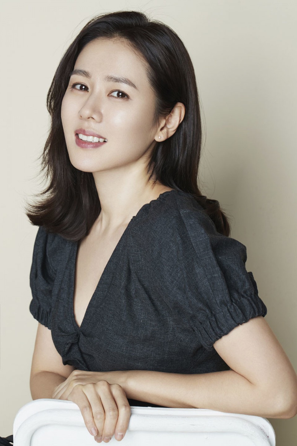 Crash Landing On You Star Son Ye Jin Overwhelmed By Boom In Japan