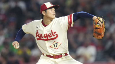 Baseball: Shohei Ohtani takes no-hitter into 8th, picks up 15th win
