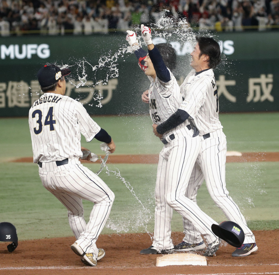 Baseball Japan walks off with Asia pro championship