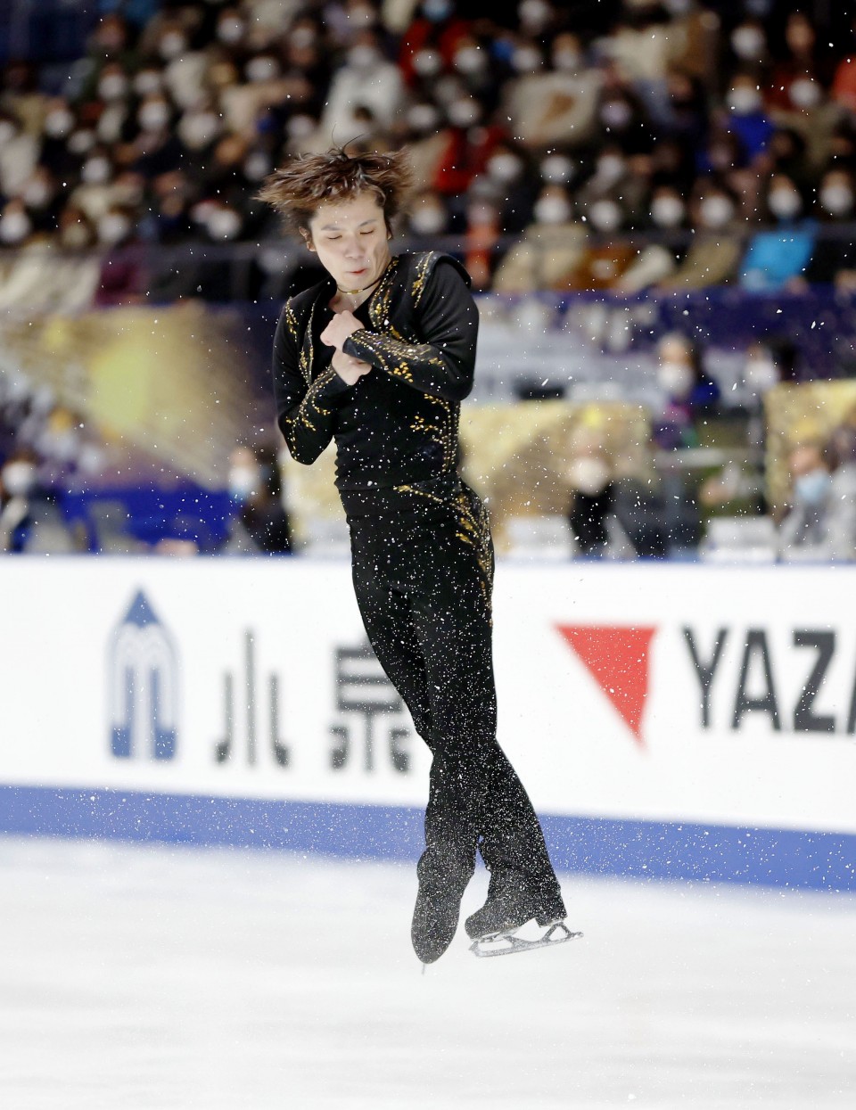 Shoma Uno takes lead over Zhou after men's short at NHK Trophy in