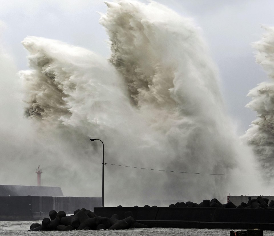 2 dead, over 70 injured as typhoon slams southwestern Japan