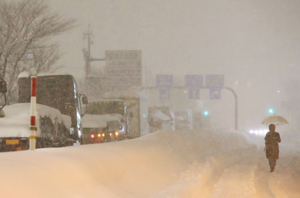 GALLERY: Heavy snow in central Japan