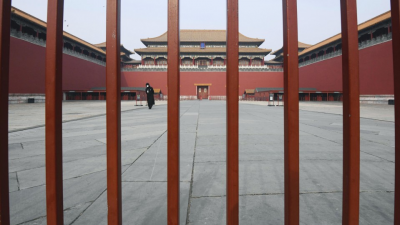 China extends holiday by 3 days in bid to battle virus