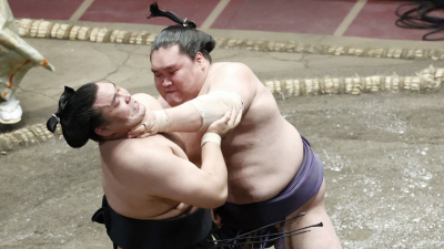 Sumo: Terunofuji improves to perfect 10-0 with win over Kiribayama