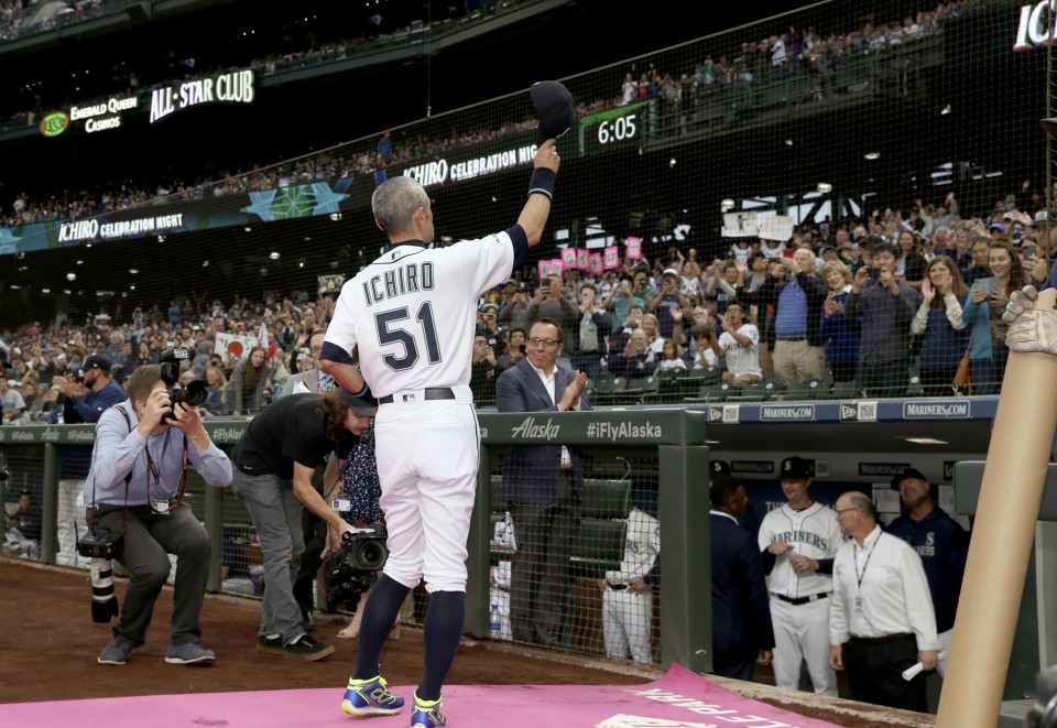 Ichiro Suzuki Honored with Mariners Franchise Achievement Award