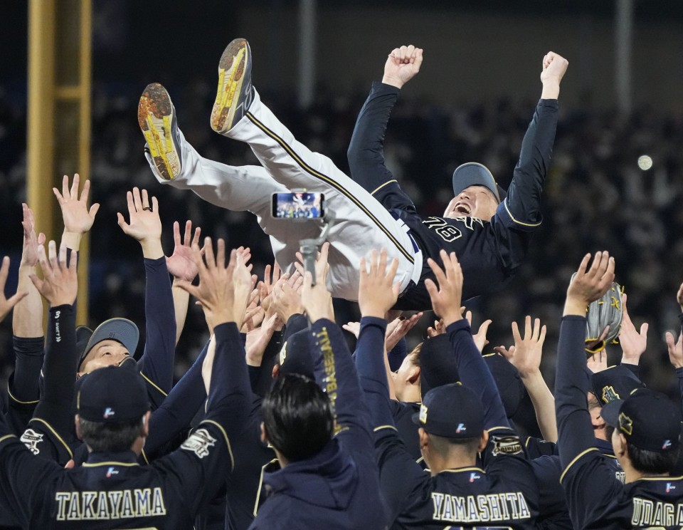 Swallows claim 1st championship in 20 years - The Japan News